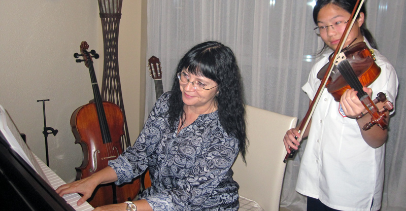 Pianist Tatiana accompaniment service Dubai